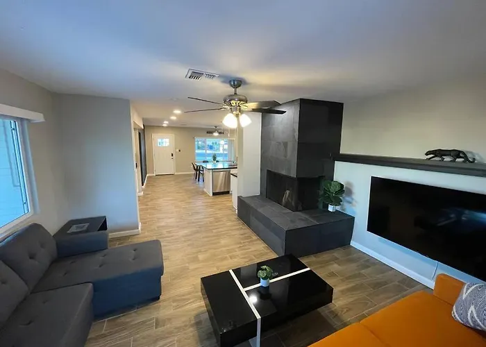 Apartment New Midtown Modern With Backyard *