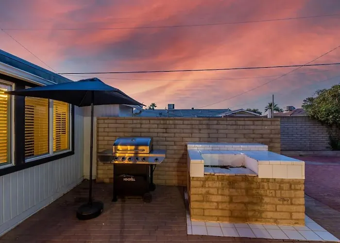 New Midtown Modern With Backyard * Phoenix