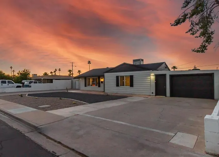 Apartment New Midtown Modern With Backyard Phoenix