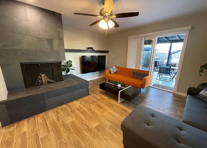 Apartment New Midtown Modern With Backyard