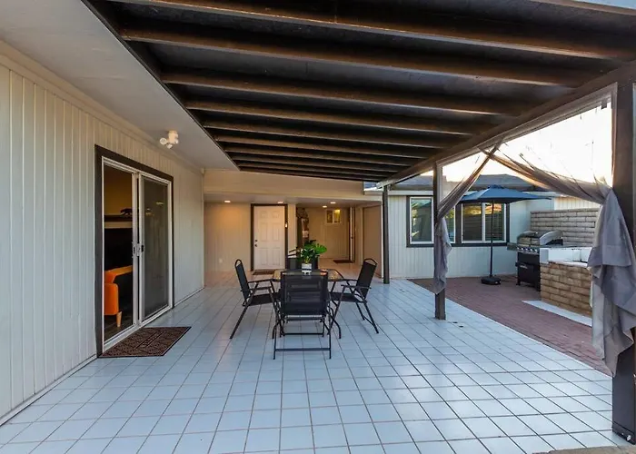 New Midtown Modern With Backyard Apartment *